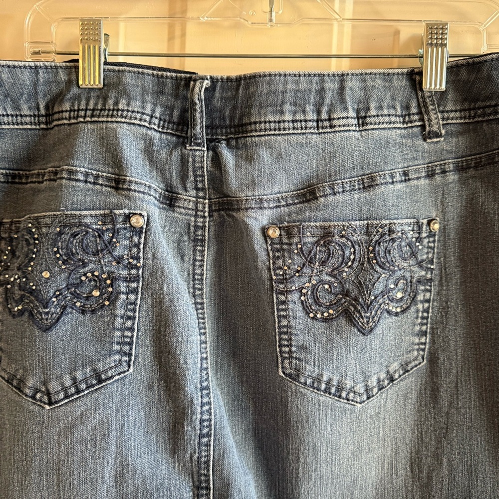 Premiere Denim Blue Skort bling back pockets 18”L X 18”W size 12 tummy control - Picture 5 of 7